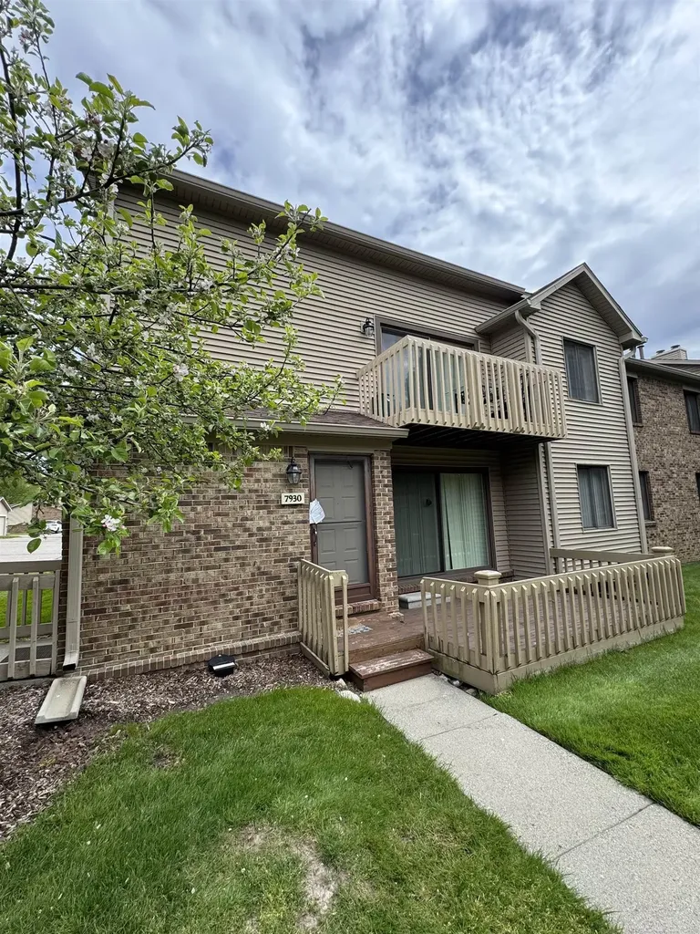 7930 Woodingham Drive West Bloomfield Charter Township MI 48322
