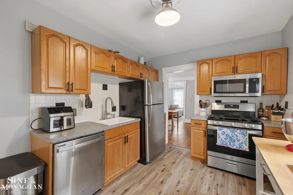 451 Saint Clair Avenue Grosse Pointe City MI 48230
