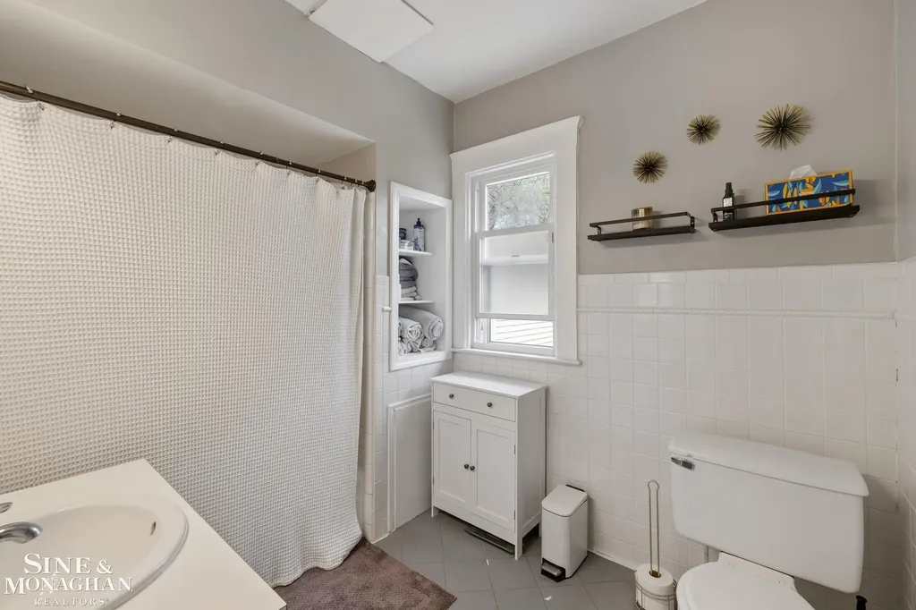 451 Saint Clair Avenue Grosse Pointe City MI 48230