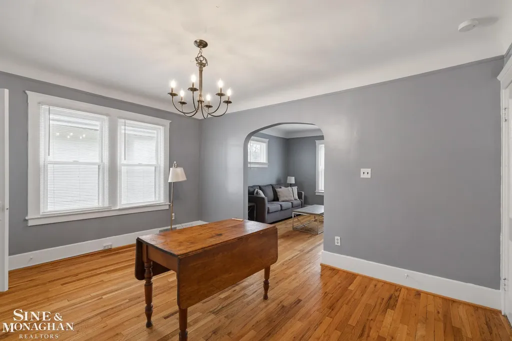 451 Saint Clair Avenue Grosse Pointe City MI 48230