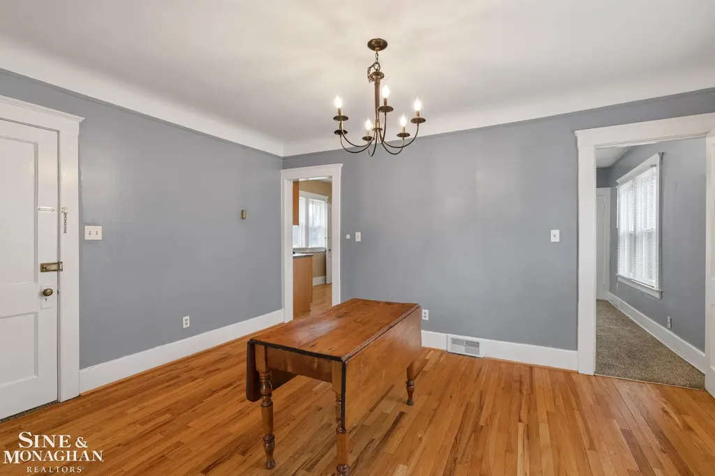451 Saint Clair Avenue Grosse Pointe City MI 48230