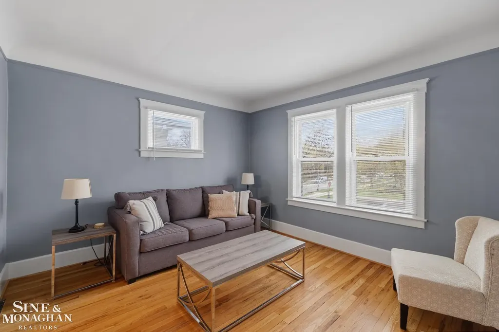 451 Saint Clair Avenue Grosse Pointe City MI 48230
