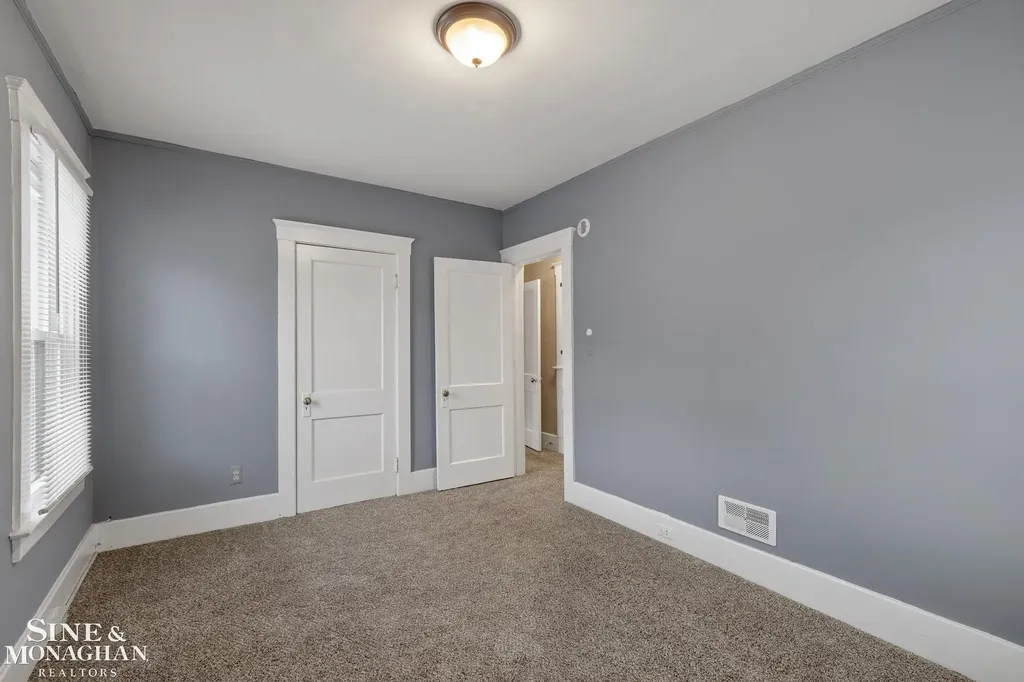 451 Saint Clair Avenue Grosse Pointe City MI 48230