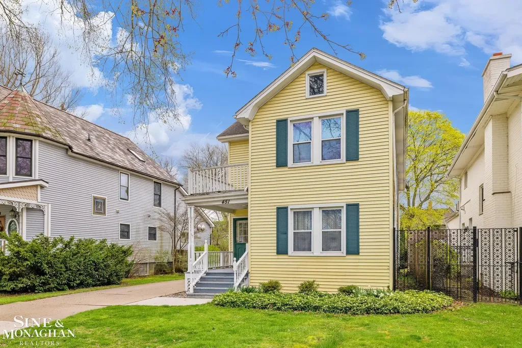 451 Saint Clair Avenue Grosse Pointe City MI 48230