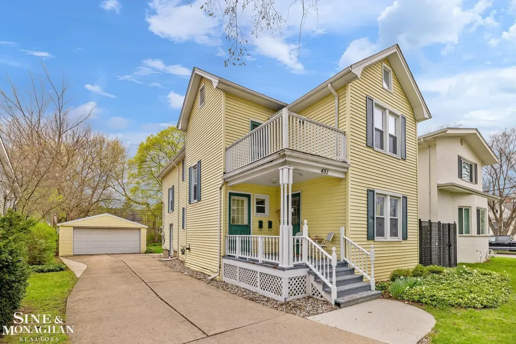 451 Saint Clair Avenue Grosse Pointe City MI 48230