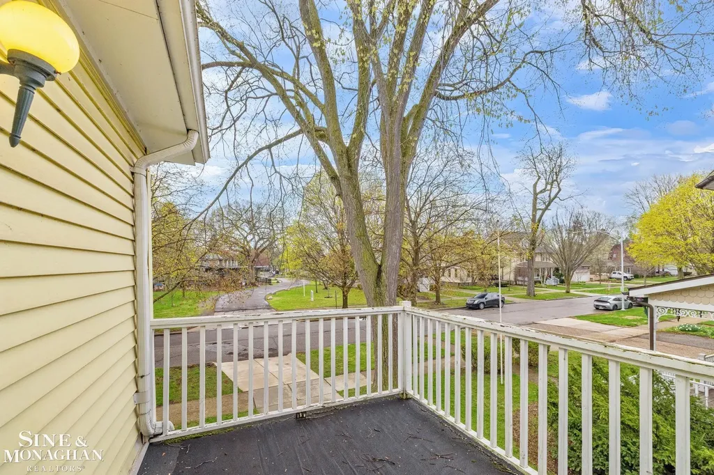 451 Saint Clair Avenue Grosse Pointe City MI 48230