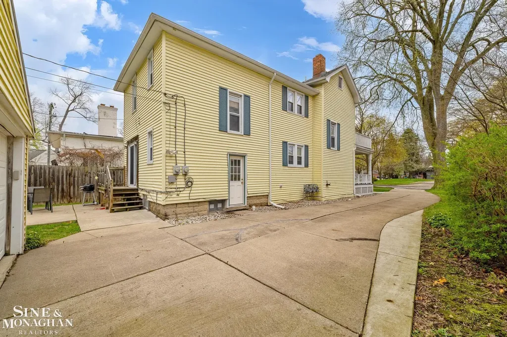 451 Saint Clair Avenue Grosse Pointe City MI 48230