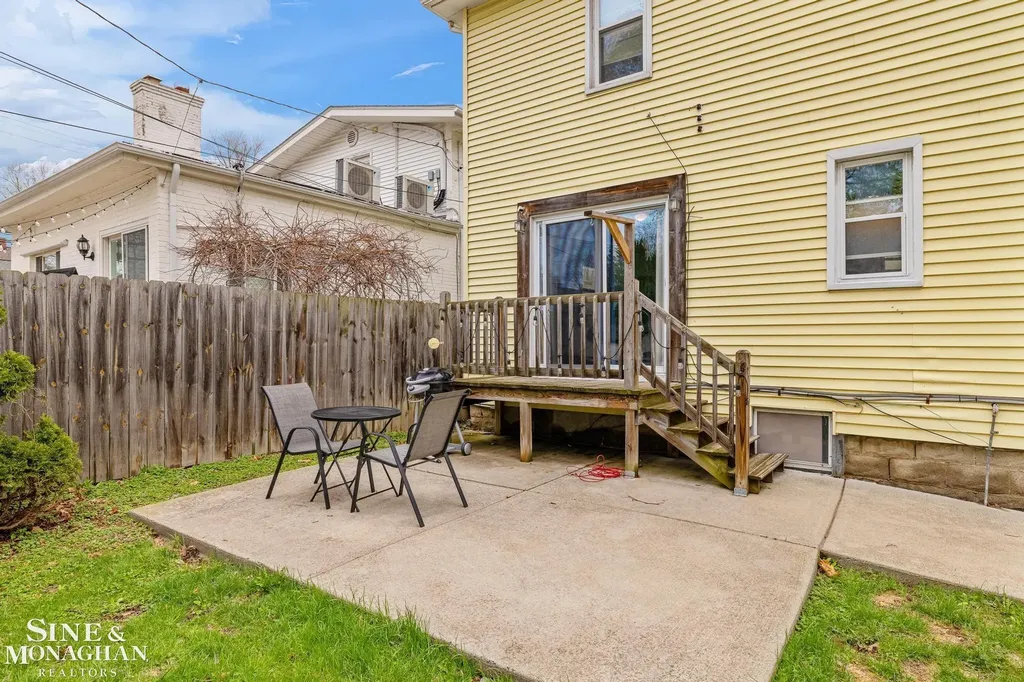 451 Saint Clair Avenue Grosse Pointe City MI 48230