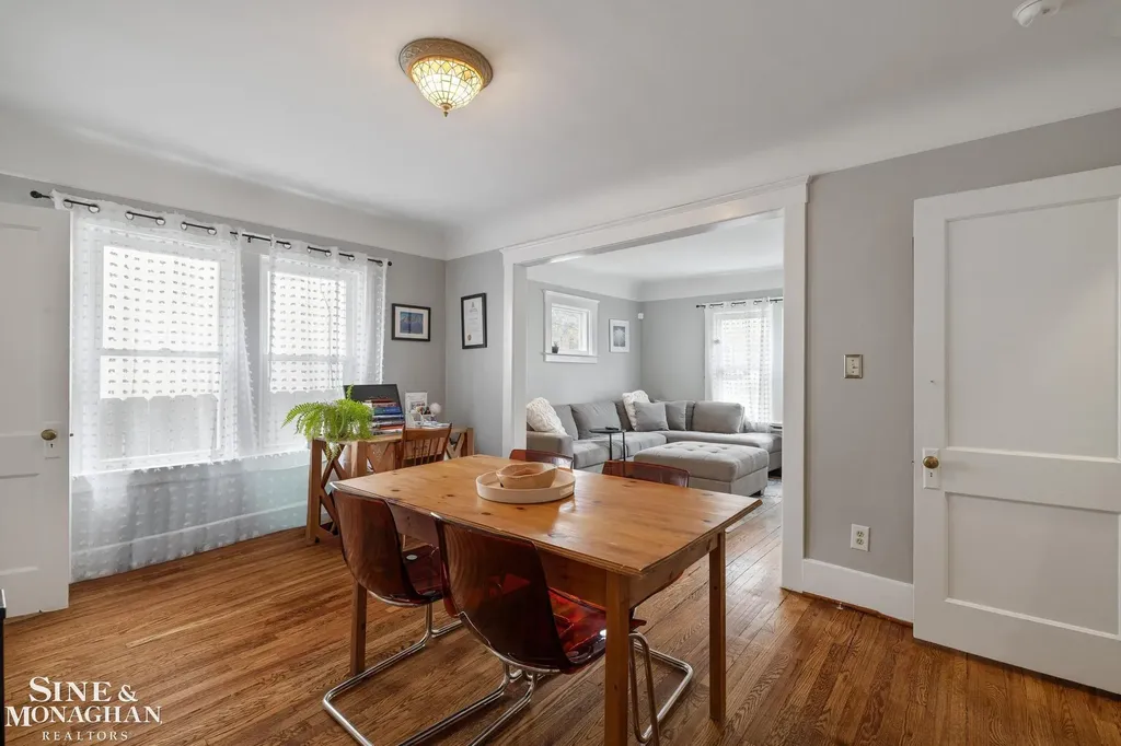 451 Saint Clair Avenue Grosse Pointe City MI 48230