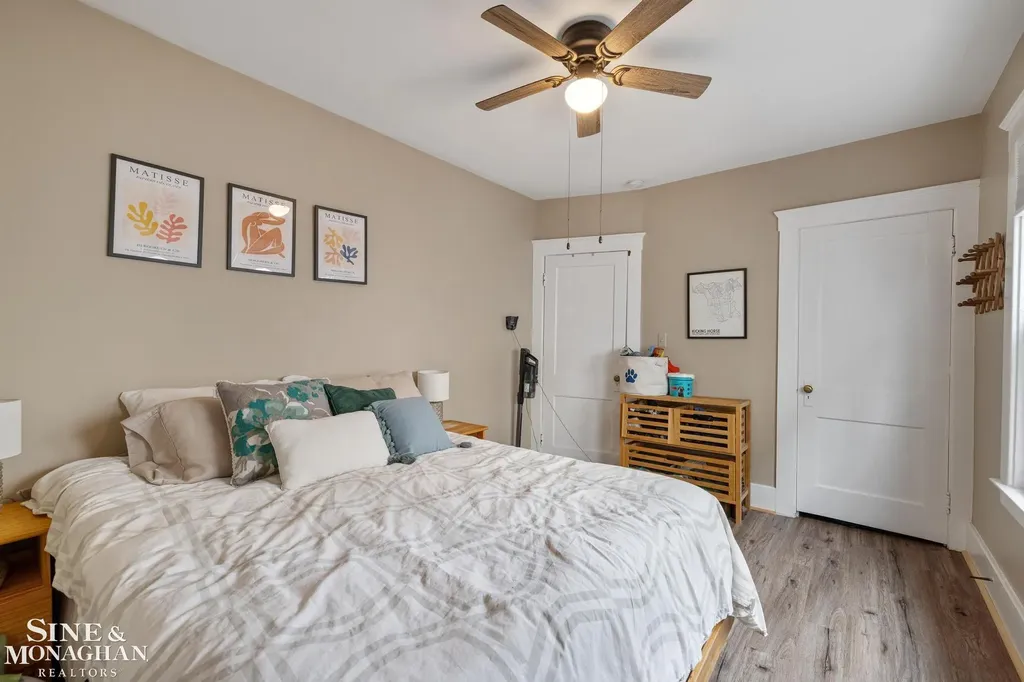 451 Saint Clair Avenue Grosse Pointe City MI 48230