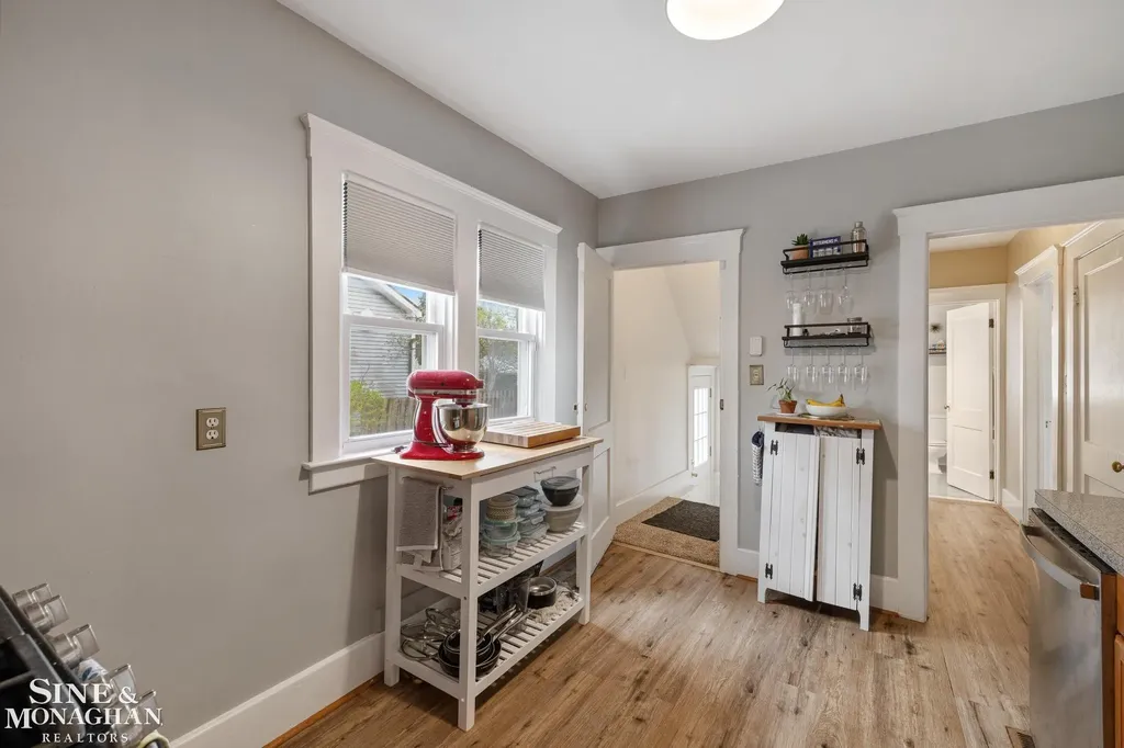 451 Saint Clair Avenue Grosse Pointe City MI 48230