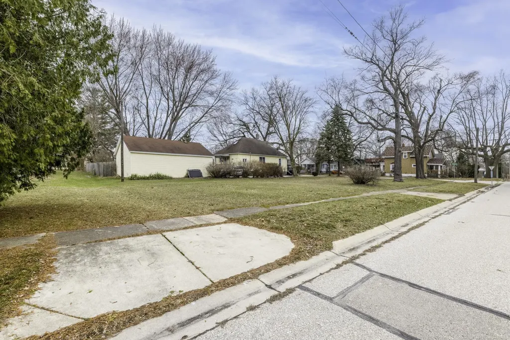 3104 South Boulevard Port Huron City MI 48060