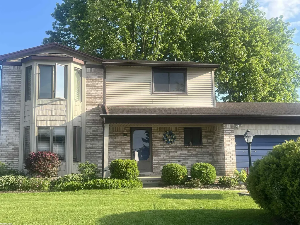 26500 Fairwood Drive Chesterfield Township MI 48051