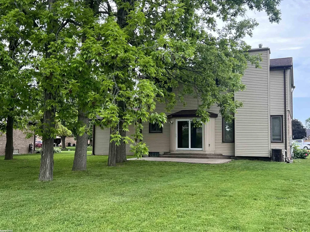 26500 Fairwood Drive Chesterfield Township MI 48051