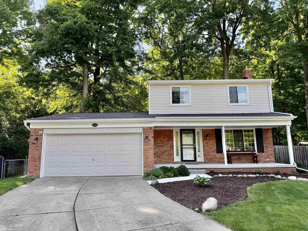 33043 Shagbark Circle Chesterfield Township MI 48047