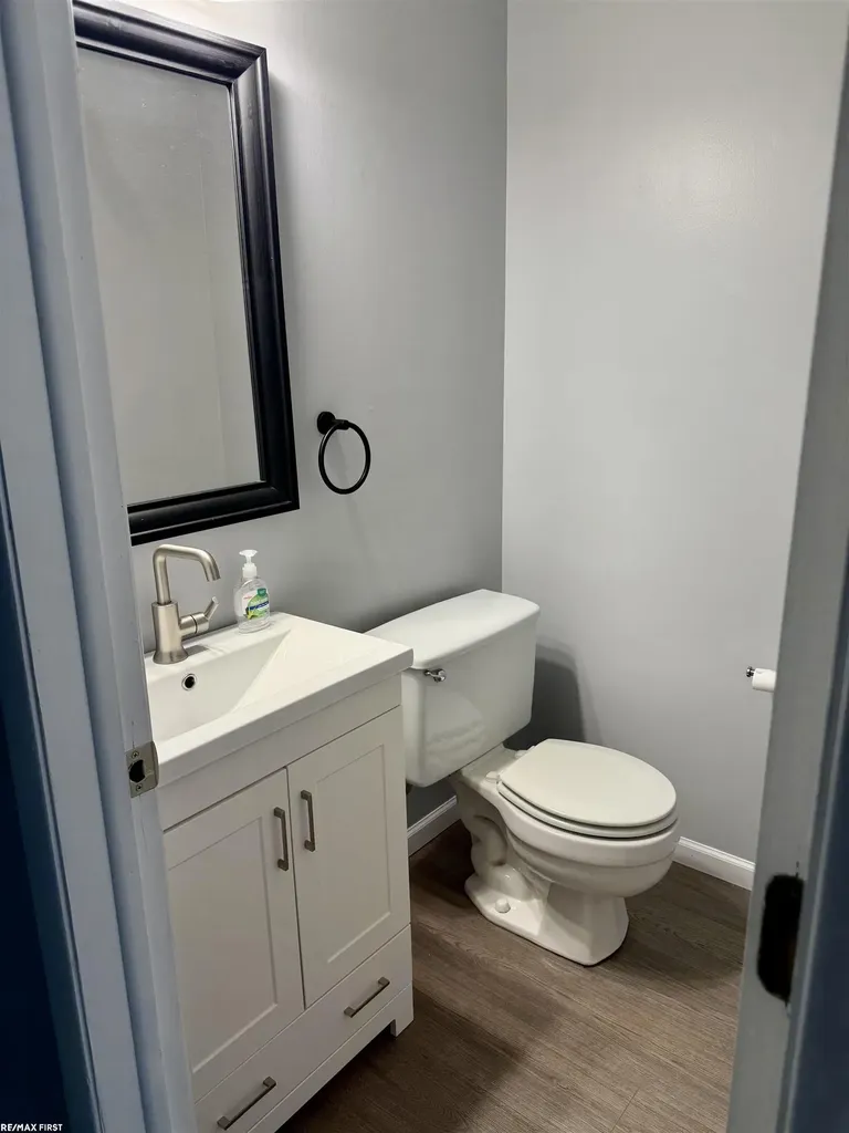 33043 Shagbark Circle Chesterfield Township MI 48047