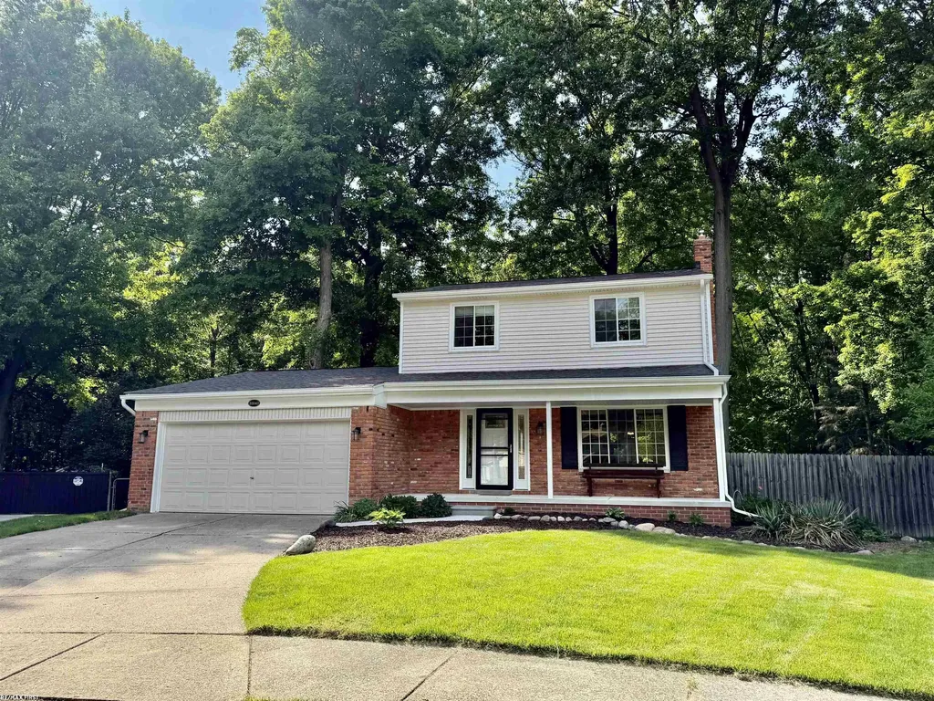 33043 Shagbark Circle Chesterfield Township MI 48047