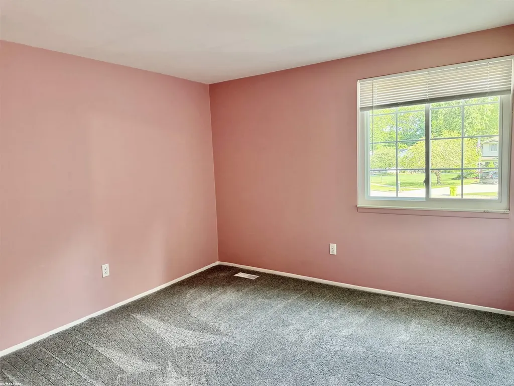 33043 Shagbark Circle Chesterfield Township MI 48047