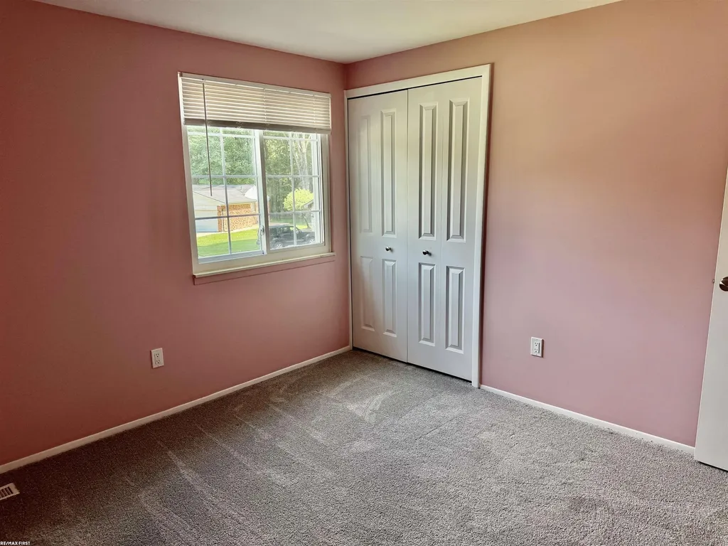 33043 Shagbark Circle Chesterfield Township MI 48047