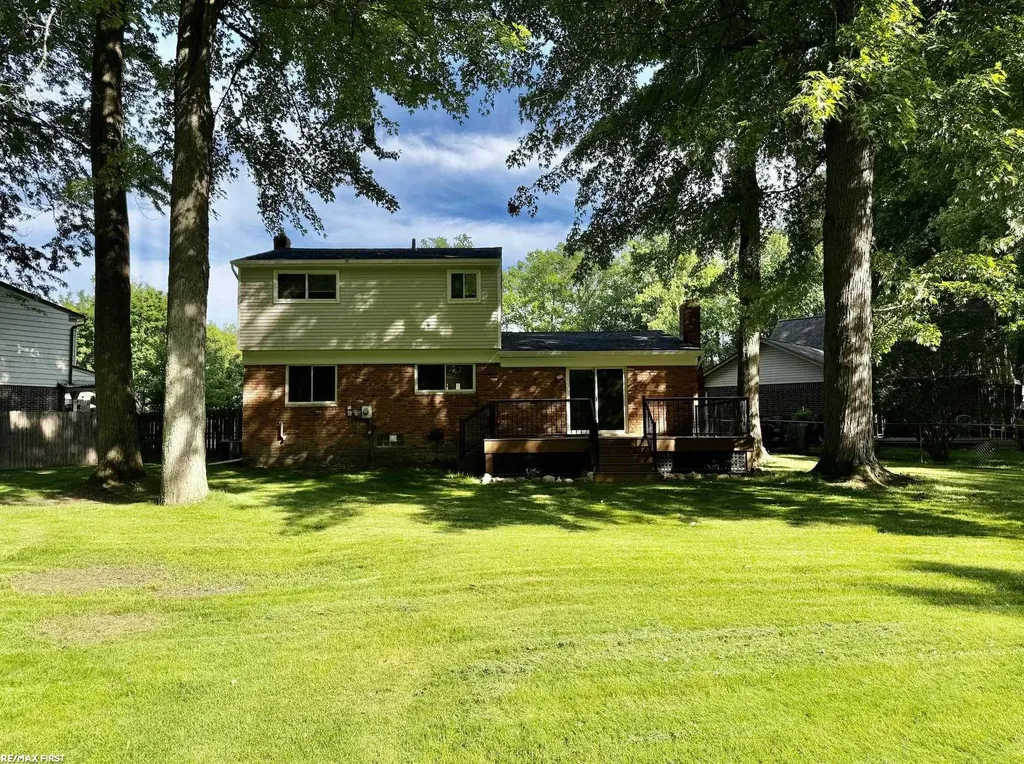 33043 Shagbark Circle Chesterfield Township MI 48047