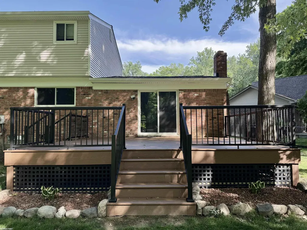 33043 Shagbark Circle Chesterfield Township MI 48047