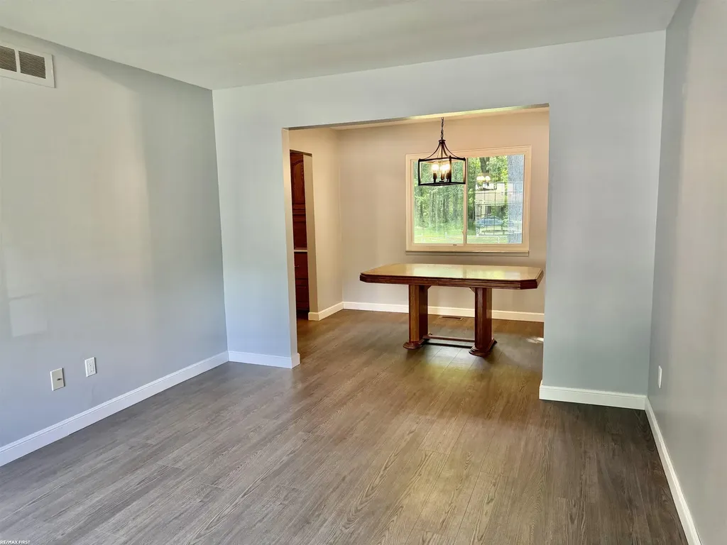 33043 Shagbark Circle Chesterfield Township MI 48047