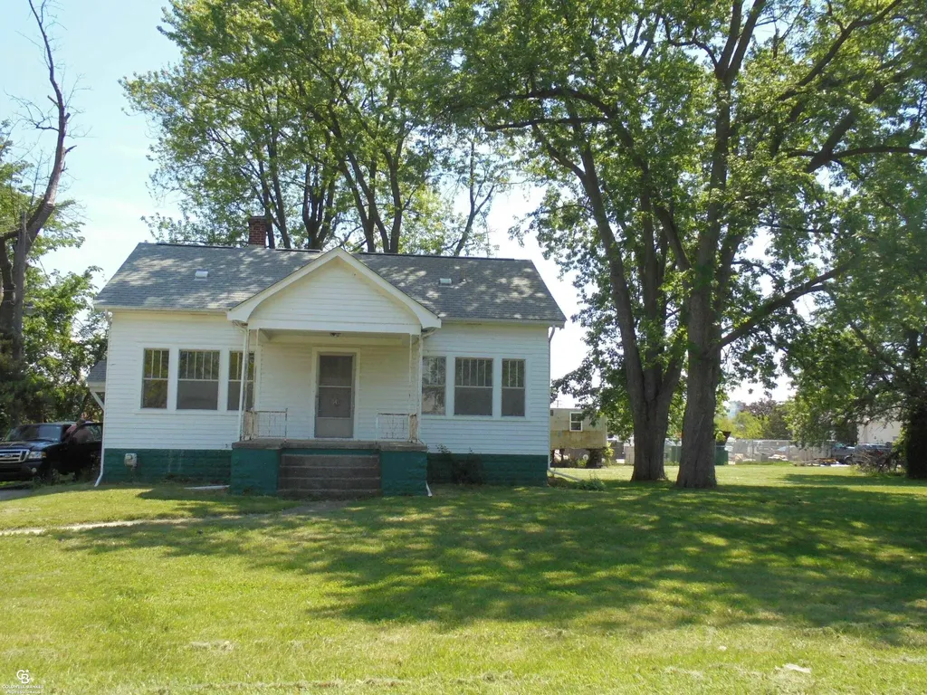 35080 Hengesbach Drive Clinton Charter Township MI 48035