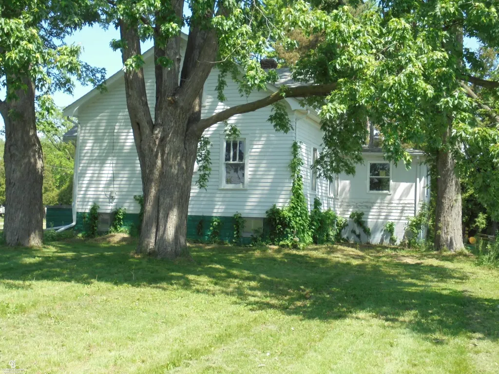 35080 Hengesbach Drive Clinton Charter Township MI 48035