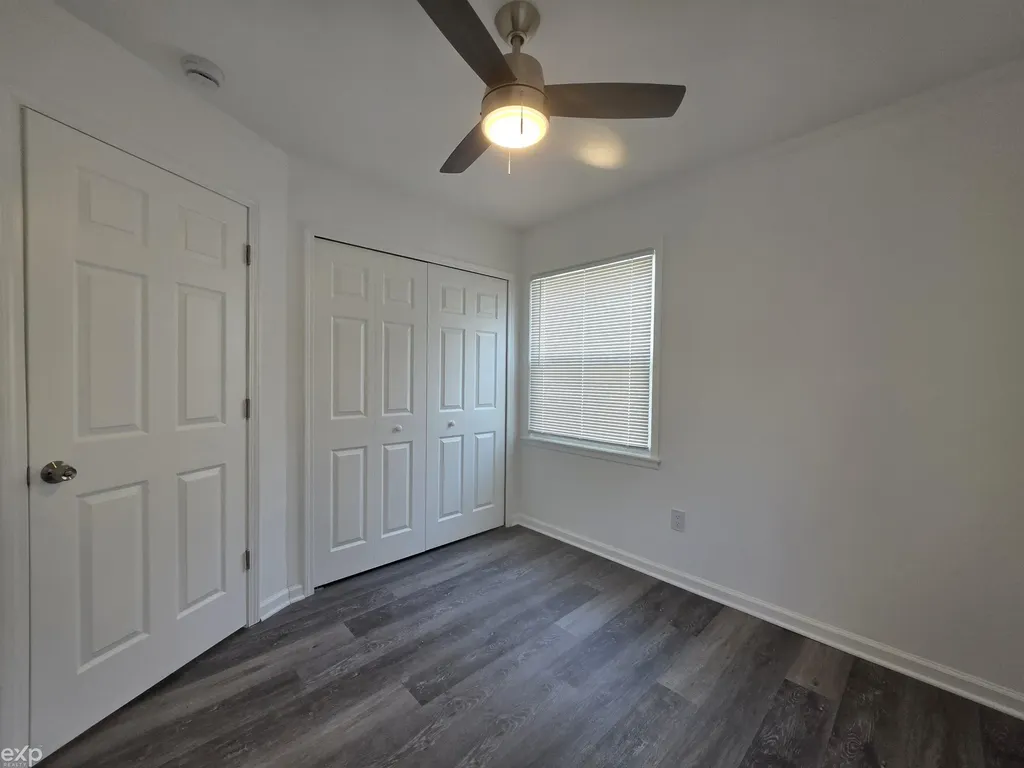 27260 Woodmont Street Roseville City MI 48066