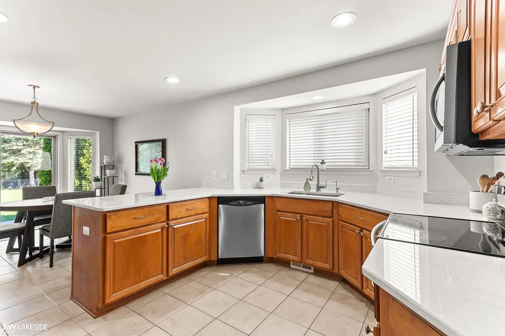 51389 Midland Circle Macomb Township MI 48042