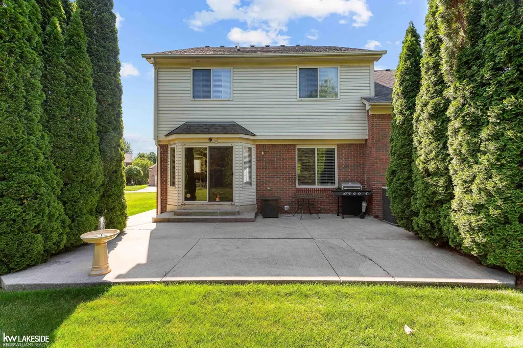 51389 Midland Circle Macomb Township MI 48042