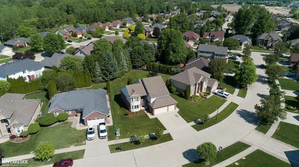 51389 Midland Circle Macomb Township MI 48042