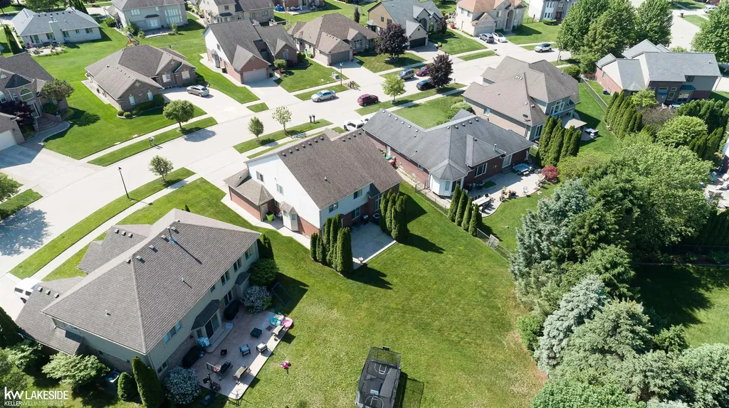 51389 Midland Circle Macomb Township MI 48042