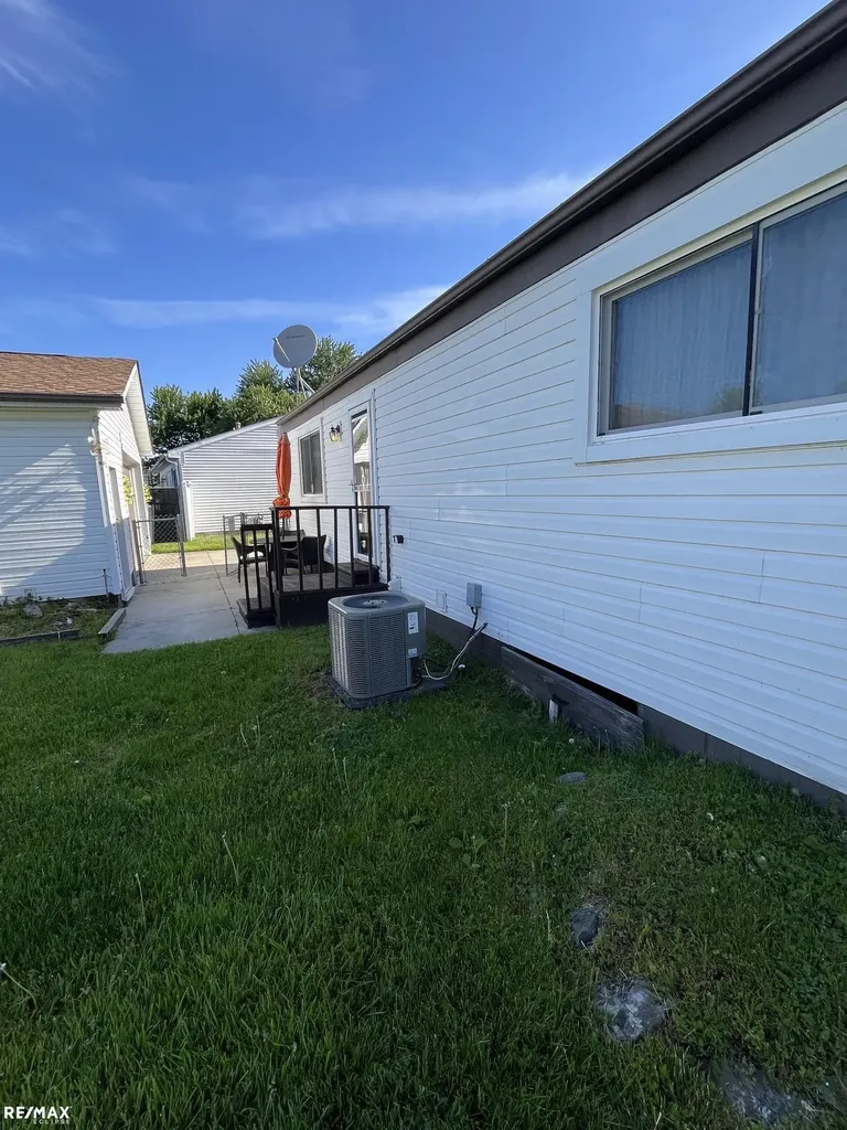 31543 Devos Court New Haven Village MI 48048