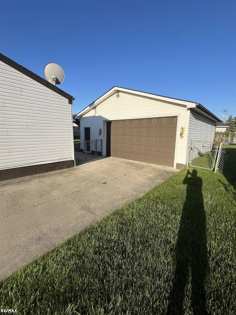 31543 Devos Court New Haven Village MI 48048