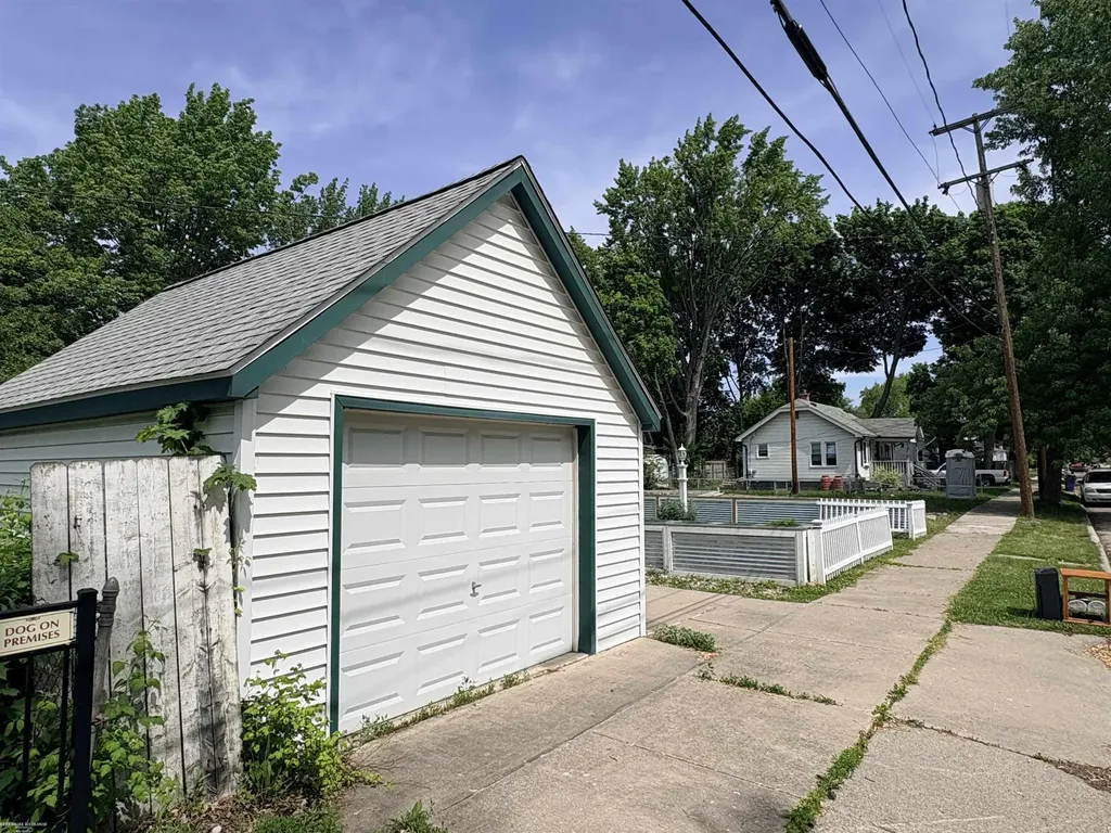 73 Smith Street Mt. Clemens City MI 48043