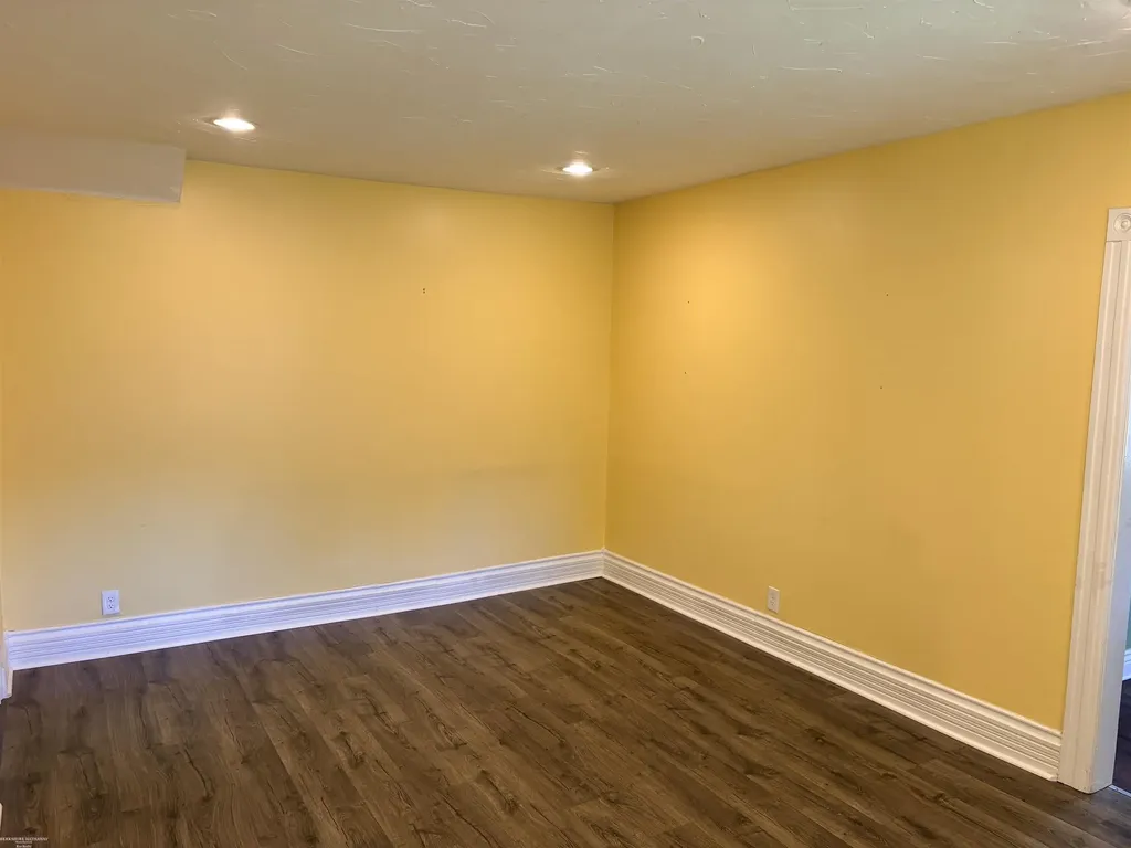 73 Smith Street Mt. Clemens City MI 48043