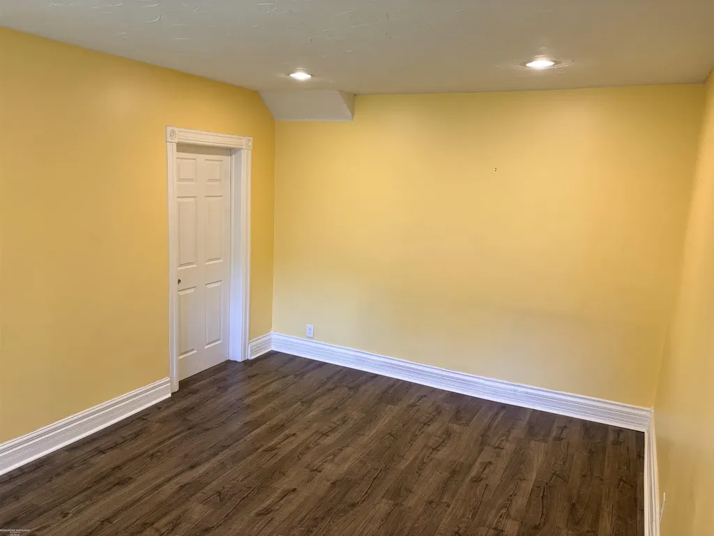 73 Smith Street Mt. Clemens City MI 48043