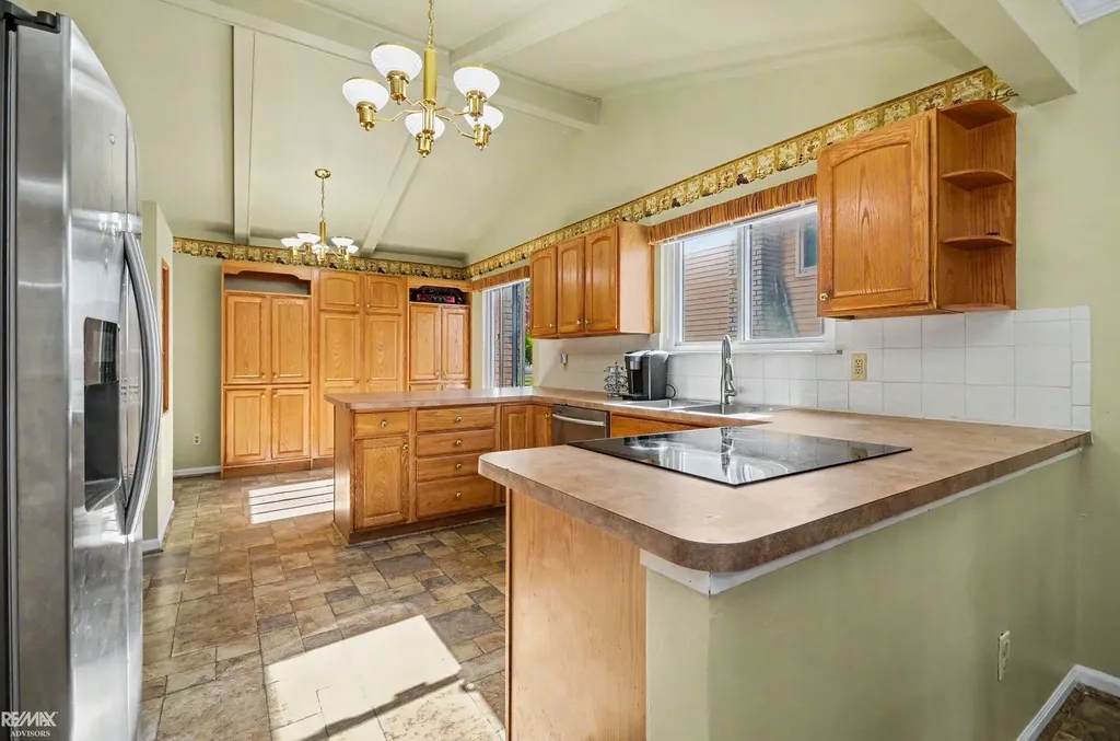 13867 Tefft Drive Warren City MI 48088