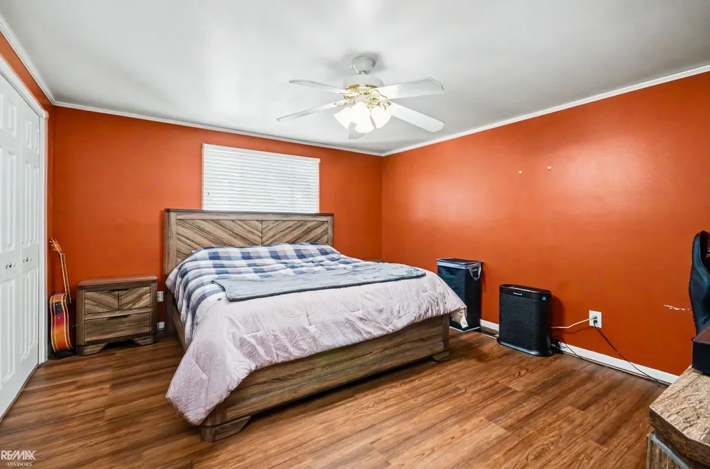 13867 Tefft Drive Warren City MI 48088