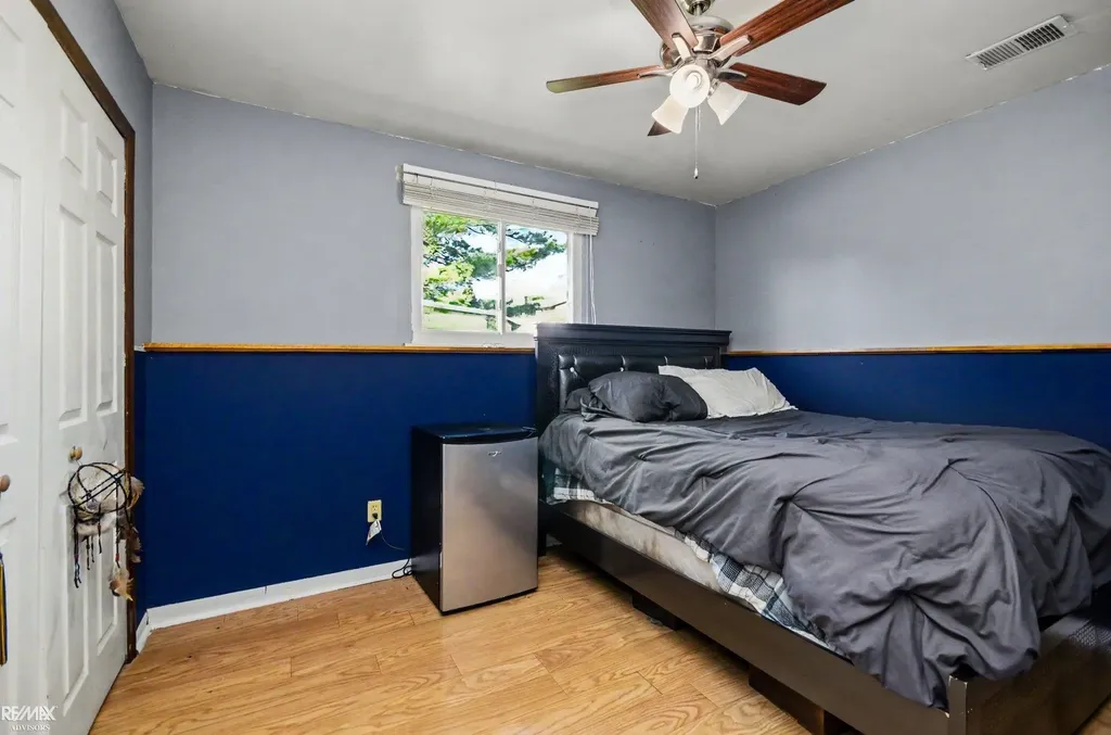 13867 Tefft Drive Warren City MI 48088