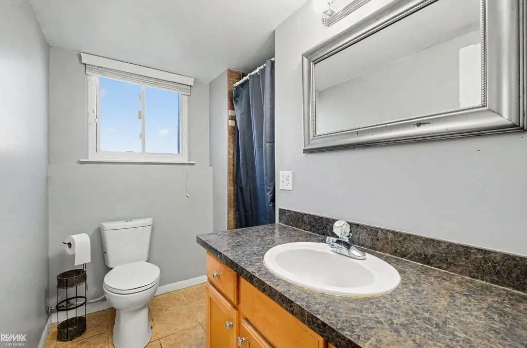 13867 Tefft Drive Warren City MI 48088