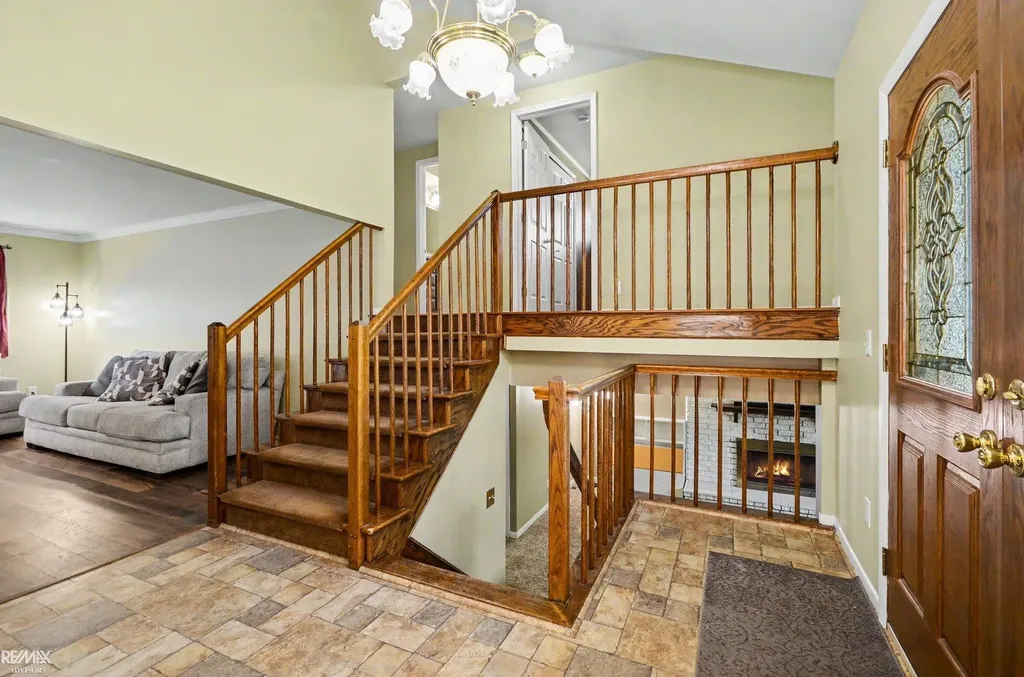 13867 Tefft Drive Warren City MI 48088