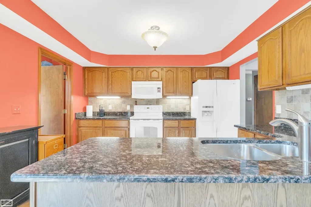 41010 W Rosewood Drive Clinton Charter Township MI 48038
