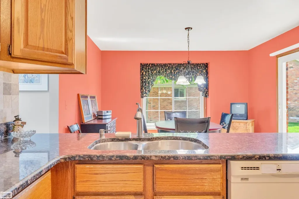 41010 W Rosewood Drive Clinton Charter Township MI 48038