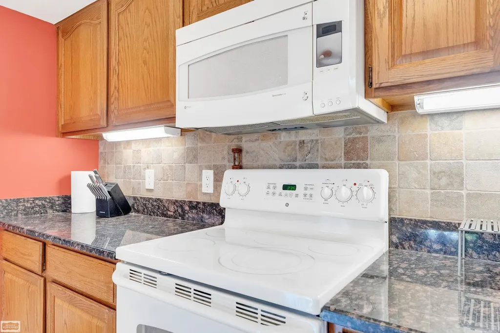 41010 W Rosewood Drive Clinton Charter Township MI 48038