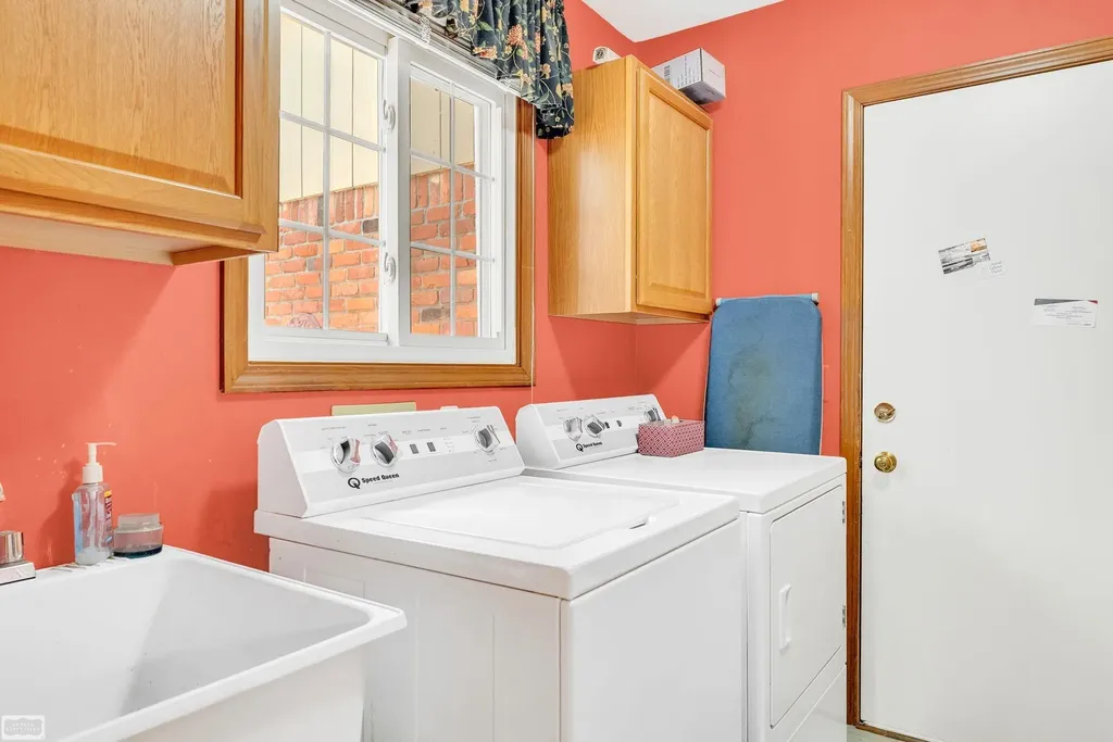 41010 W Rosewood Drive Clinton Charter Township MI 48038