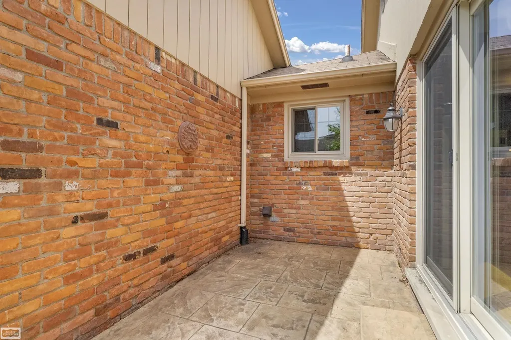 41010 W Rosewood Drive Clinton Charter Township MI 48038