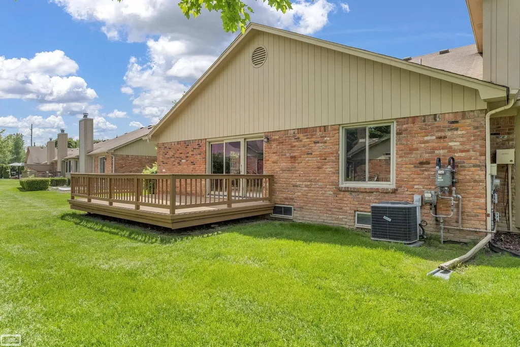 41010 W Rosewood Drive Clinton Charter Township MI 48038