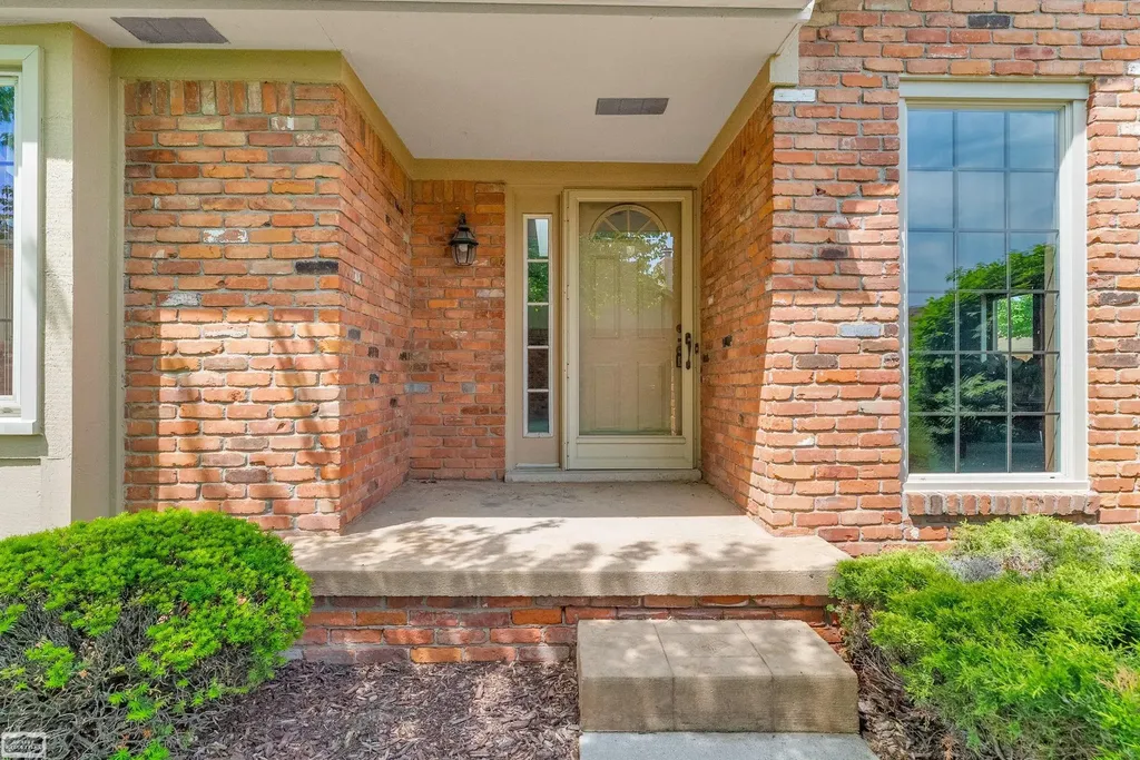 41010 W Rosewood Drive Clinton Charter Township MI 48038